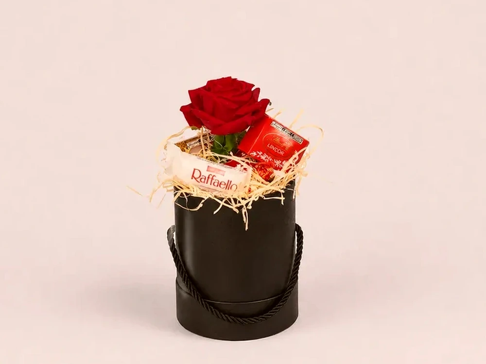 Caixa Premium com Rosa Vermelha e Chocolates Finos