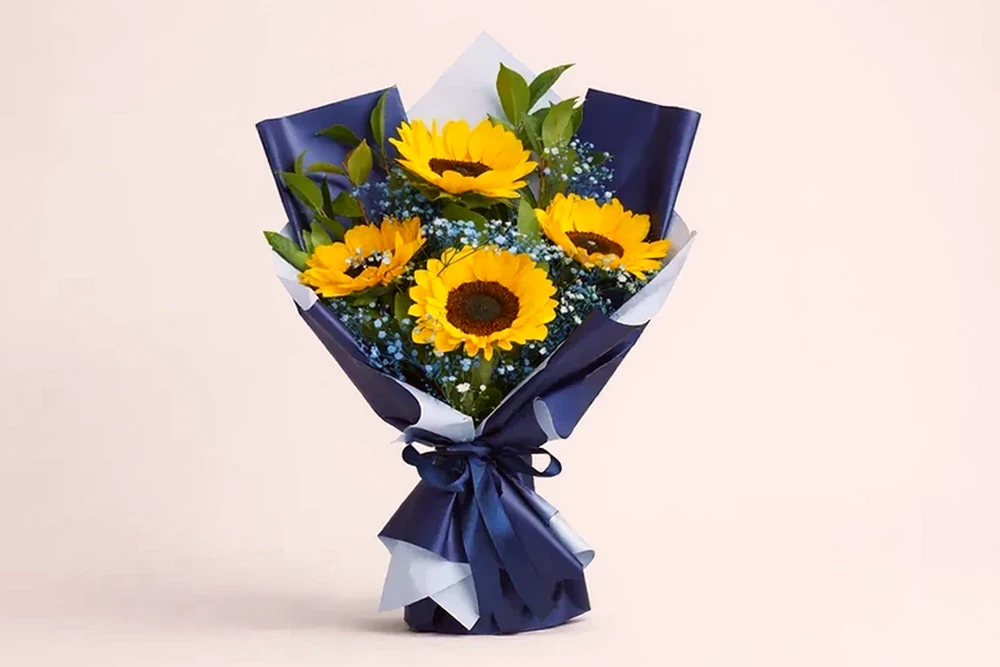Buquê de Girassóis e Flores Azuis - Equilíbrio de Beleza e Natureza