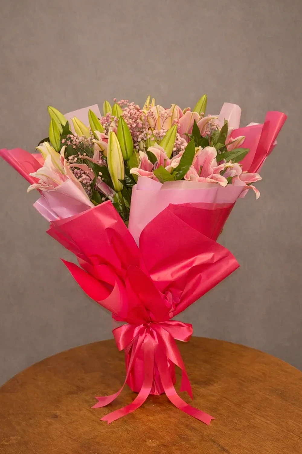 Buquê Grande de Lírios Rosas Premium